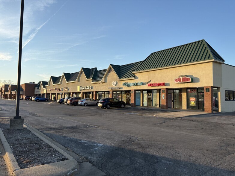 More Photos Of 1607-1641 Broadway St, Pekin General Retail For Lease