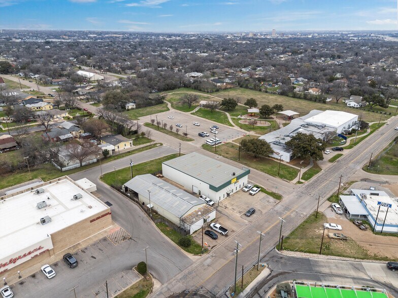More Photos Of 2901 Speight Ave, Waco Warehouse For Sale