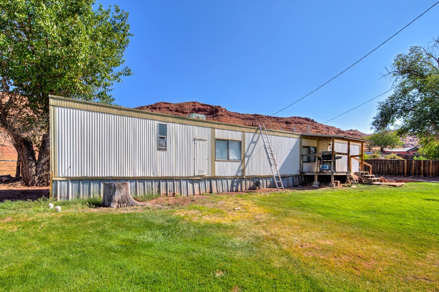 More Photos Of 195 E 200 N, Moab Specialty For Sale