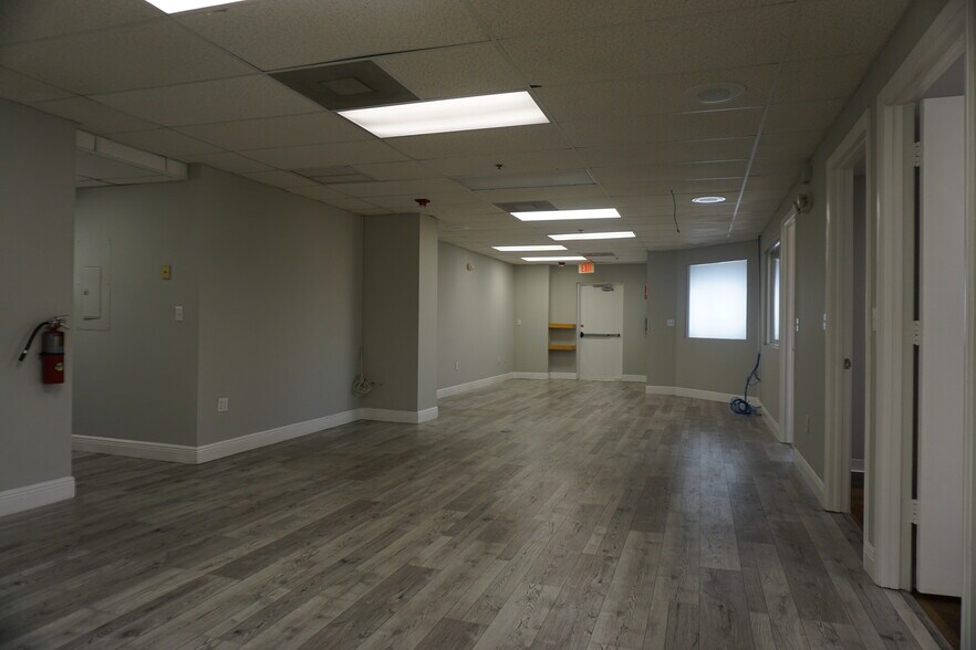 More Photos Of 2405-2425 N University Dr, Coral Springs Loft Creative Space For Lease