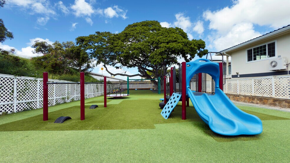 More Photos Of 1041 10th Ave, Honolulu Religious Facility For Lease