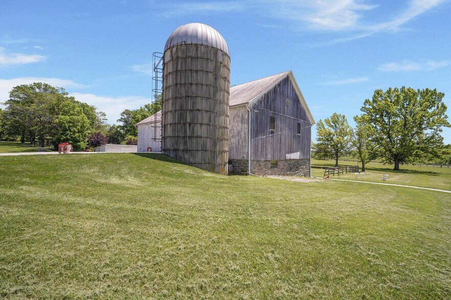 More Photos Of 1902 Jefferson Pike, Brunswick Lodge Meeting Hall For Lease