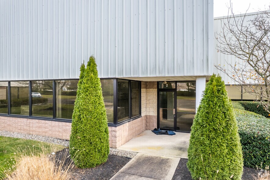 More Photos Of 500 Richards Run, Burlington Warehouse For Lease