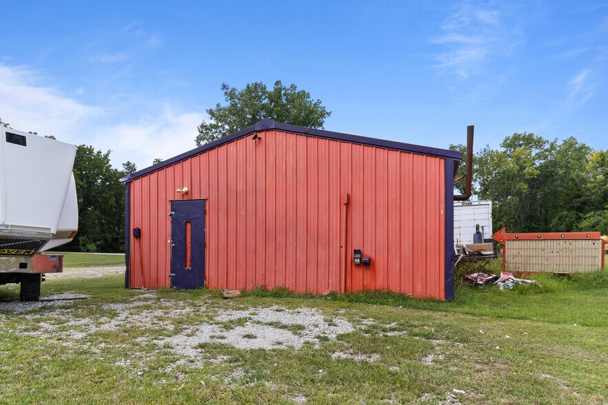 More Photos Of 1420 Highway M, Sedalia Service Station For Sale