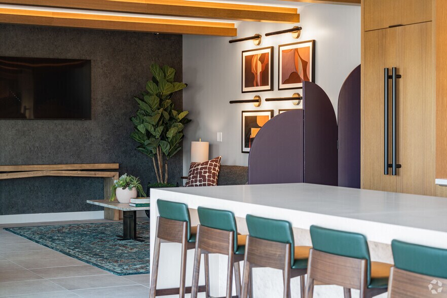 More Photos Of 6220 Selma Ave, Los Angeles Apartments For Lease