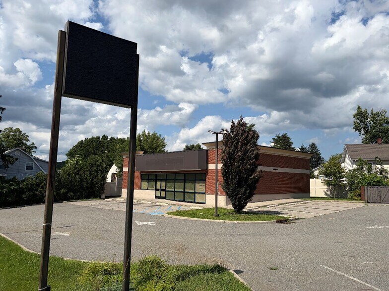More Photos Of 61 State Rt 23, Hamburg Office For Lease