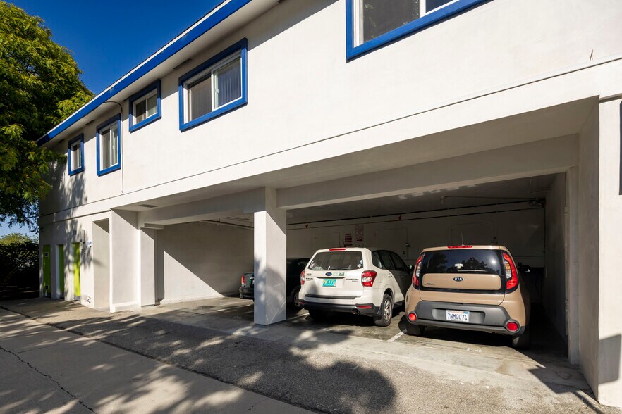 More Photos Of 2700 Abbot Kinney Blvd, Venice Apartments For Sale