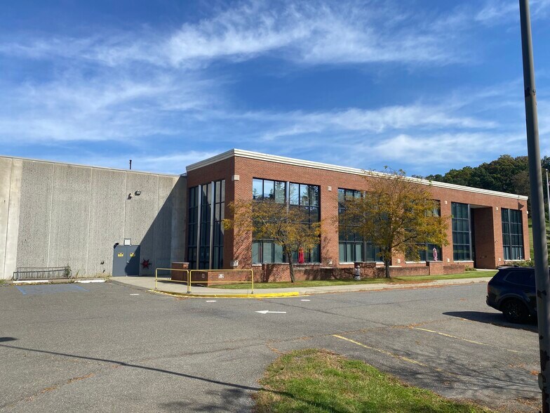 More Photos Of 1 Vapor Trl, Hudson Industrial For Sale