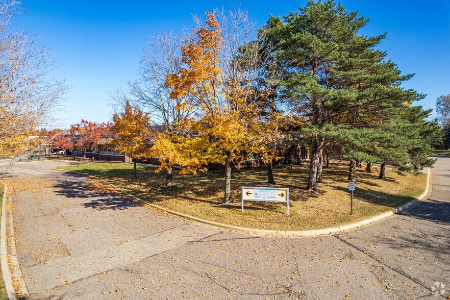 More Photos Of 8700 N Wyoming Ave, Brooklyn Park Manufacturing For Lease