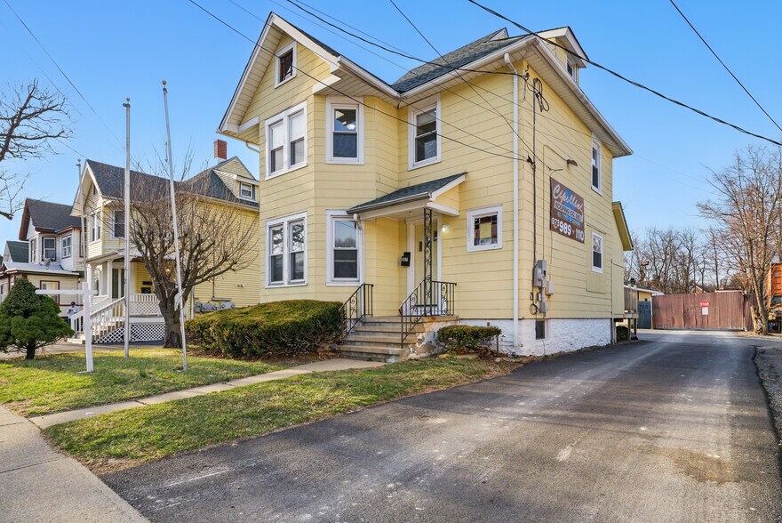 More Photos Of 203 E Blackwell St, Dover Multifamily For Sale
