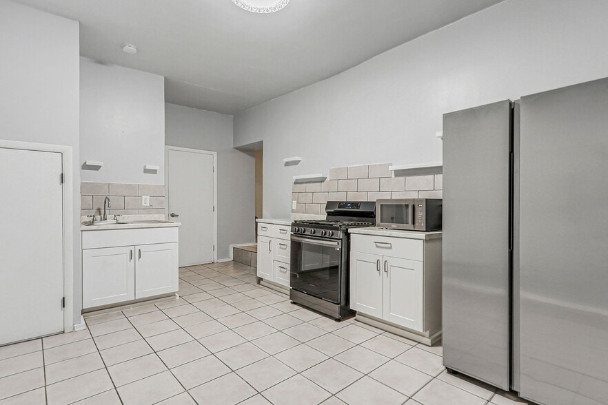 More Photos Of 2222 Bassett Ave, El Paso Storefront Retail Residential For Sale