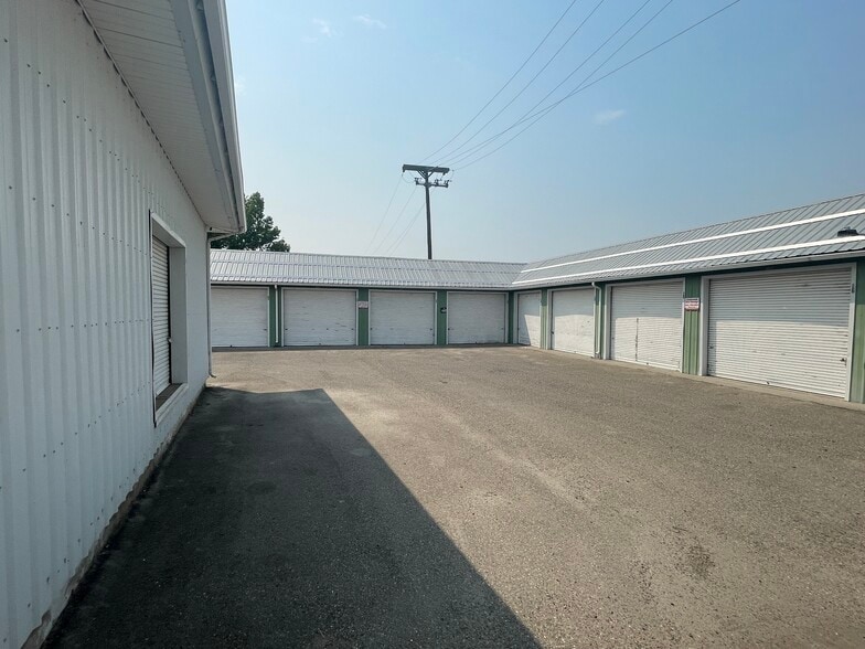 More Photos Of 482 SE 1st Ave, Ontario Self Storage For Sale