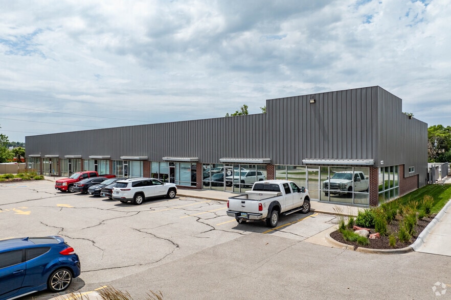 Primary Photo Of 14503 Grover St, Omaha Light Distribution For Lease