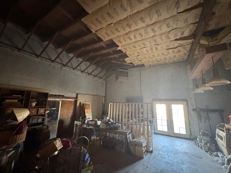 More Photos Of 3577 AZ-77, Taylor Office For Sale