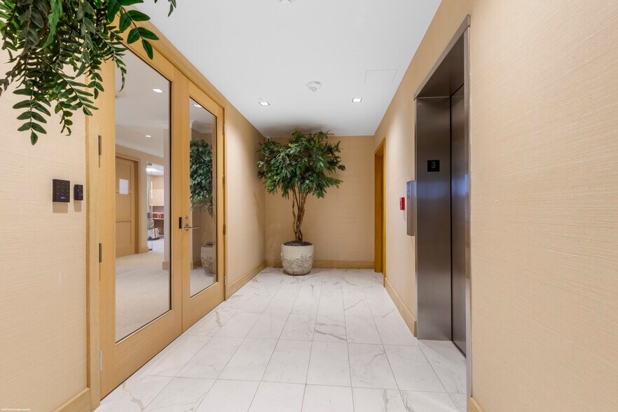 More Photos Of 350 Royal Palm Way, Palm Beach Medical For Lease