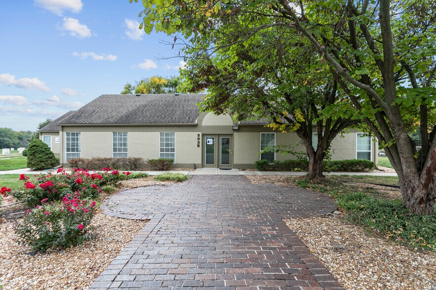 More Photos Of 501 N Mur Len Rd, Olathe Medical For Sale