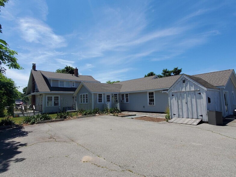 More Photos Of 476 MA-28, Harwich Port Office For Sale