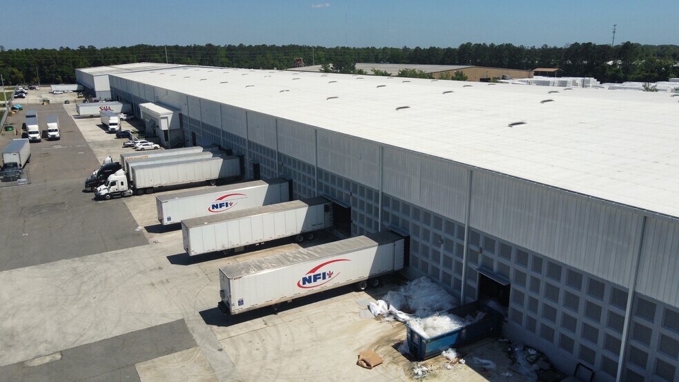 More Photos Of 2001-2003 Ellis Rd N, Jacksonville Manufacturing For Lease