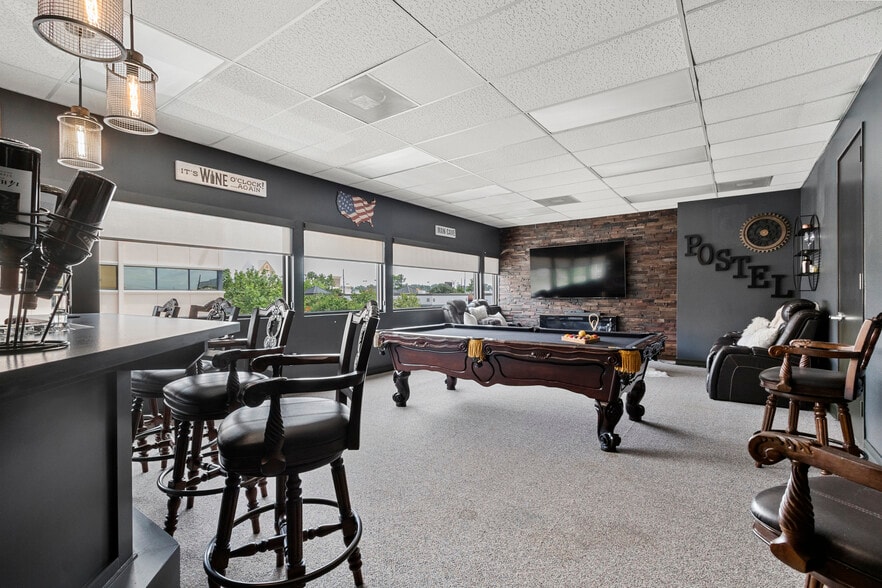 More Photos Of 25349-25351 Borough Park Dr, Spring Light Manufacturing For Sale