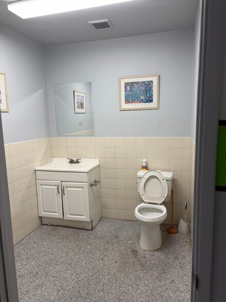 More Photos Of 495 Madera Ave, San Jose Service For Lease