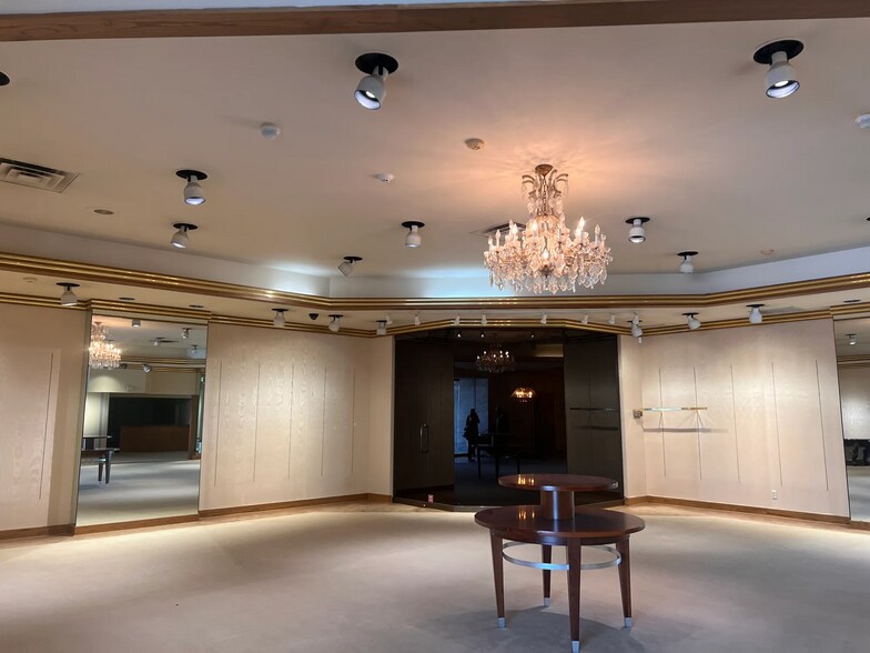 More Photos Of 5601-5645 N Pennsylvania Ave, Oklahoma City General Retail For Lease