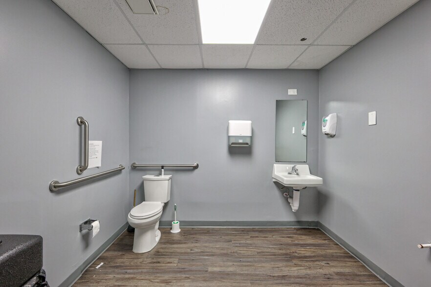 More Photos Of 831 Park Ave, Murfreesboro Manufacturing For Lease
