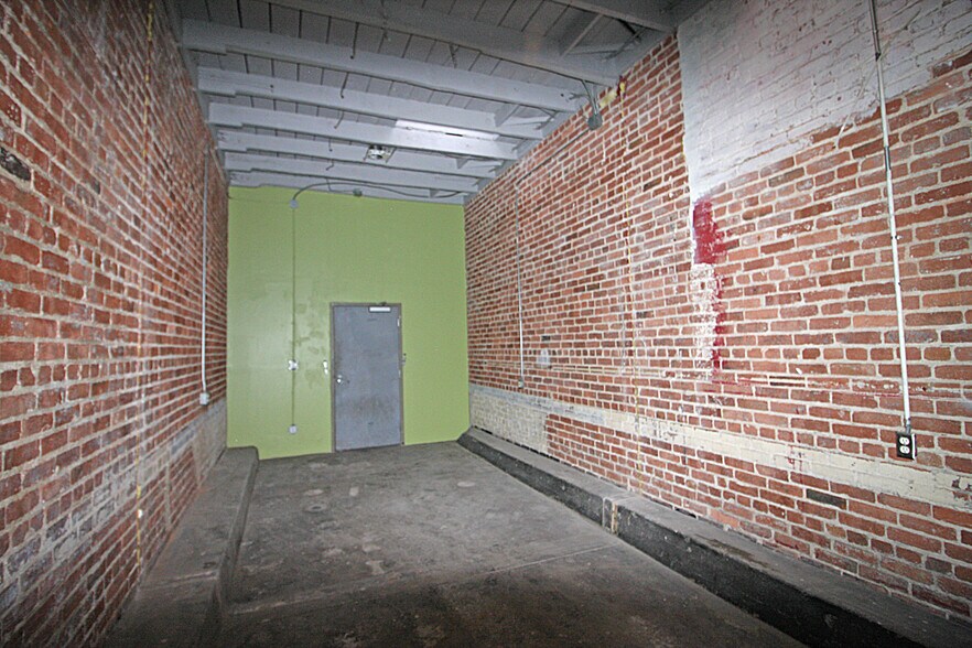 More Photos Of 2515-2521 San Pablo Ave, Oakland Apartments For Sale