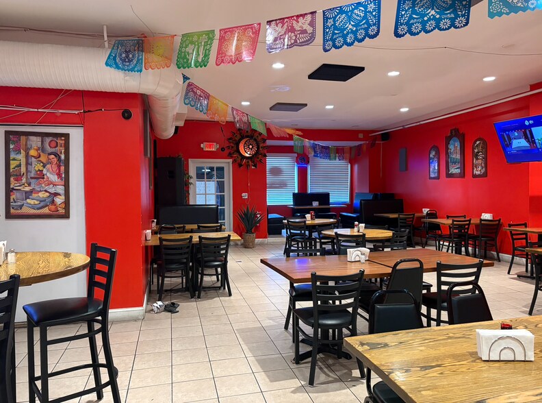 More Photos Of 4 Greenway St NW, Glen Burnie Storefront Retail Office For Sale