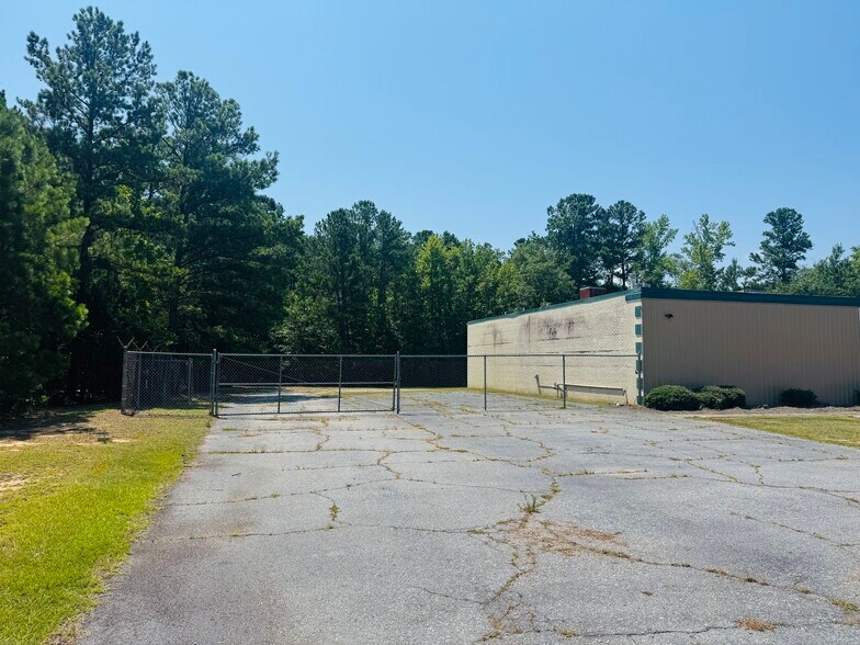 More Photos Of 163 Asten Rd, Clinton Warehouse For Lease