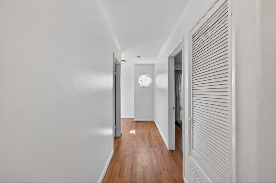 More Photos Of 4930 W Point Loma Blvd, San Diego Apartments For Sale