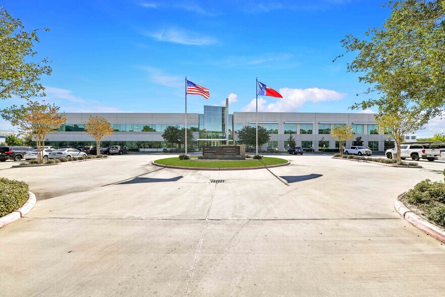 More Photos Of 681 Greens Pky, Houston Office For Lease
