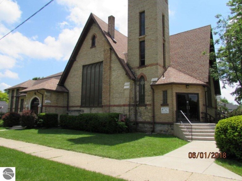 More Photos Of 534 N State St, Alma Religious Facility For Sale