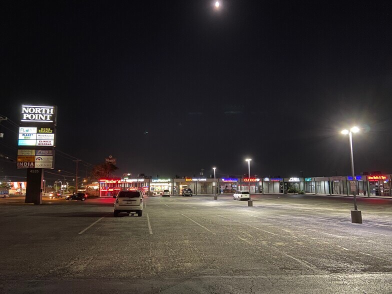 More Photos Of 4535 Fredericksburg Rd, San Antonio Unknown For Lease