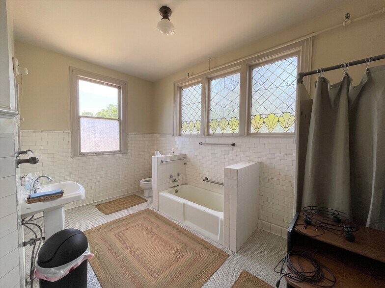 More Photos Of 1435 Market Ave N, Canton Office Residential For Lease