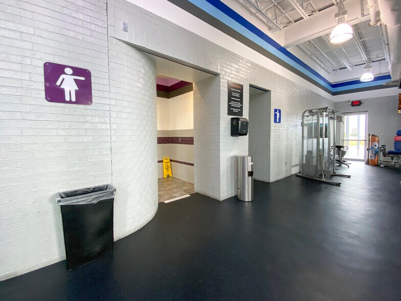 More Photos Of 6415 Polaris Dr, Laredo Health Club For Sale