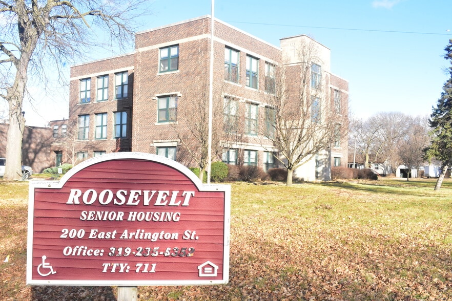 Primary Photo Of 200 E Arlington St, Waterloo Apartments For Sale