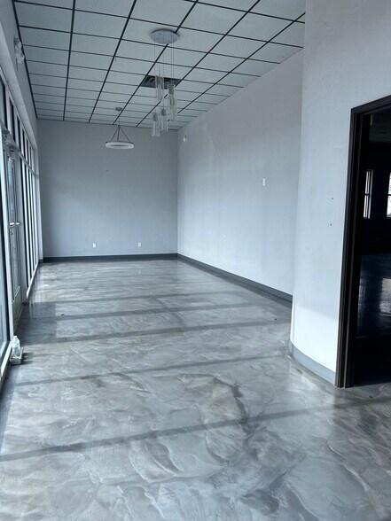 More Photos Of 510 S Telephone Rd, Moore General Retail For Lease