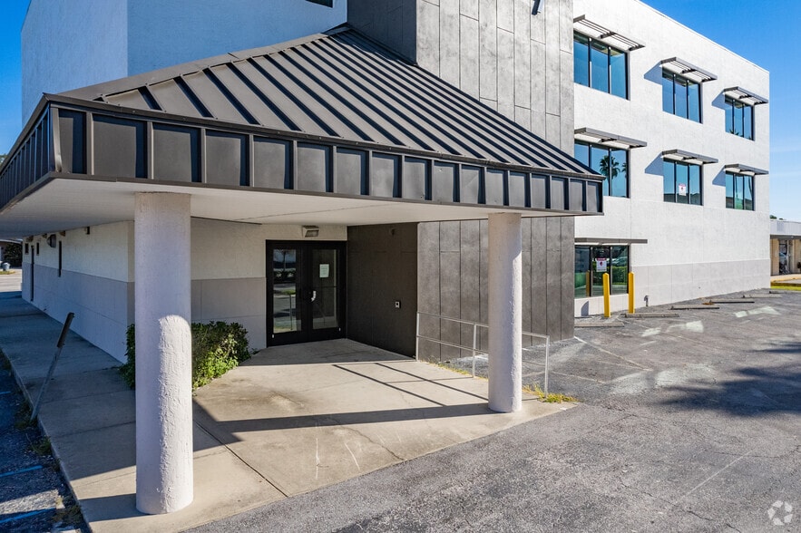 More Photos Of 5347 Main St, New Port Richey Medical For Lease