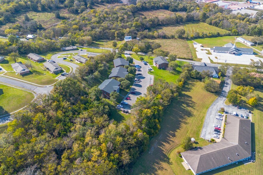 More Photos Of 100 S Ridge Dr, Woodbury Apartments For Sale