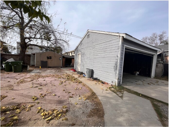 More Photos Of 6833 Simpson Ave, North Hollywood Land For Sale