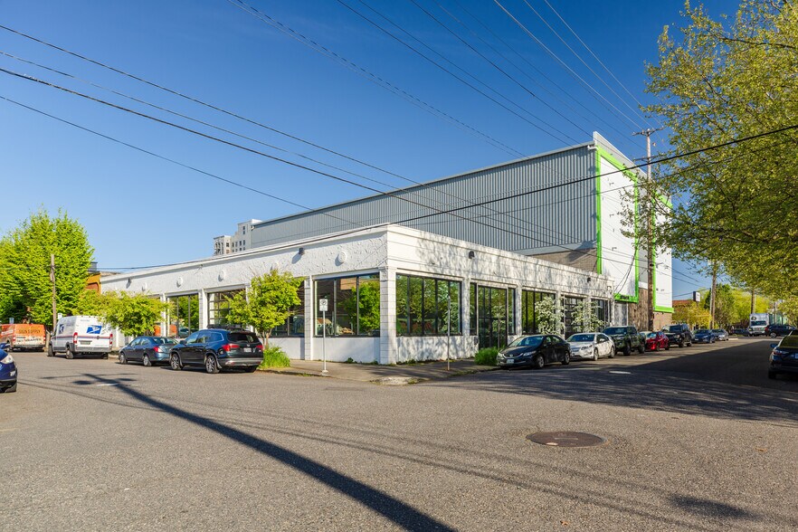 Primary Photo Of 721-731 SE Yamhill St, Portland Showroom For Lease