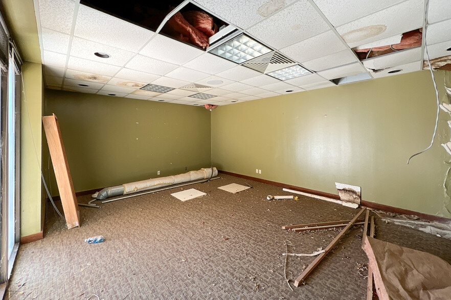 More Photos Of 3200 E Memorial Rd, Edmond Medical For Sale