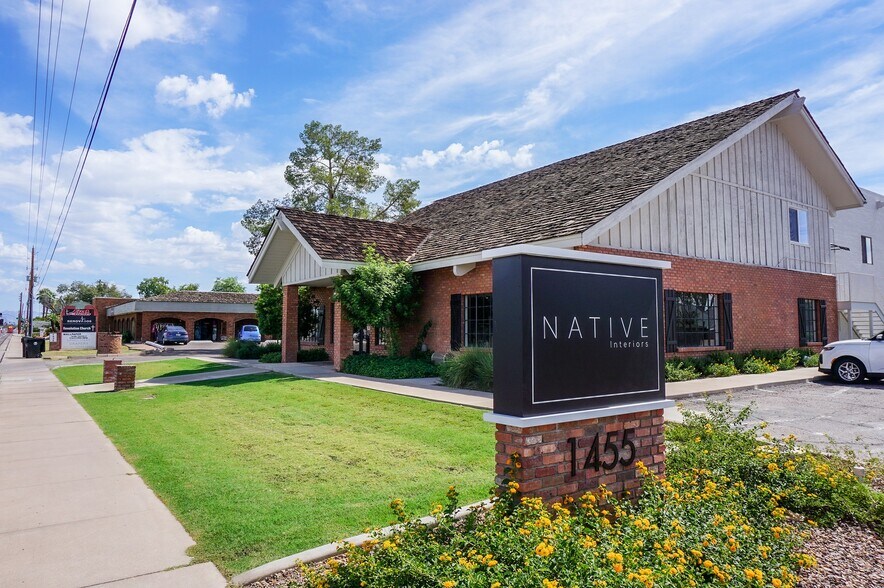 More Photos Of 1455 E University Dr, Mesa Showroom For Sale