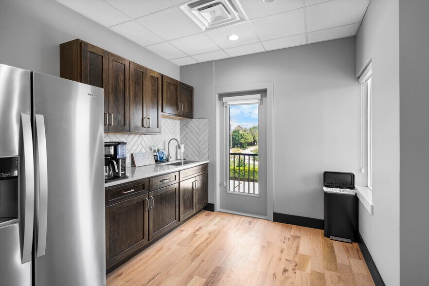 More Photos Of 351 W Southlake Blvd, Southlake Medical For Sale