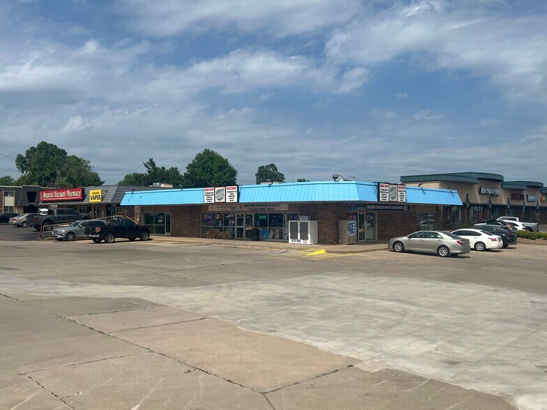 More Photos Of 110-112 S Bryant Ave, Edmond Convenience Store For Lease