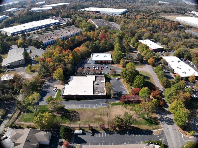 More Photos Of 3480 Lakemont Blvd, Fort Mill Light Distribution For Sale