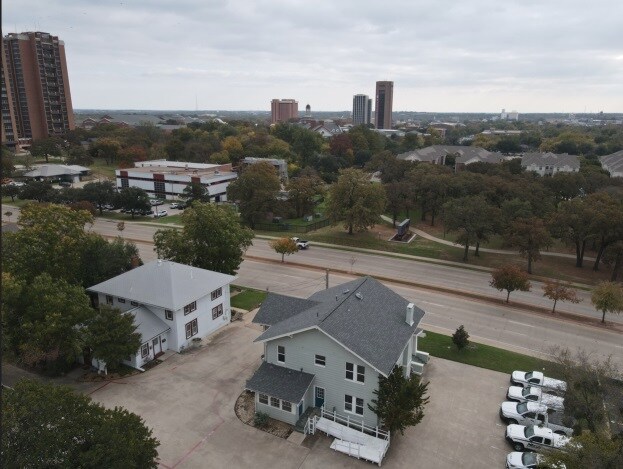 More Photos Of 209 E University Dr, Denton Medical For Lease