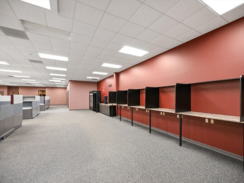 More Photos Of 7495 Chavenelle rd, Dubuque Industrial For Sale