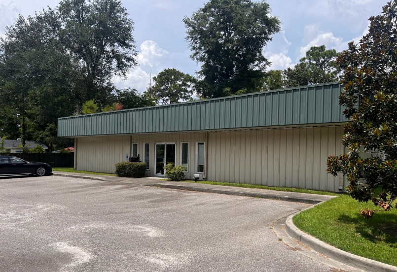 Primary Photo Of 211 Meadow St, Walterboro Medical For Sale