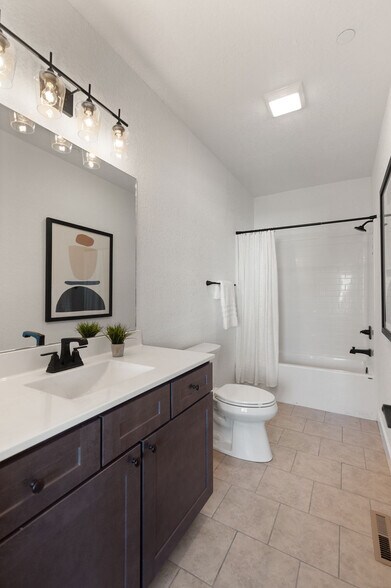 More Photos Of 201 S 8th St, Quincy Apartments For Sale